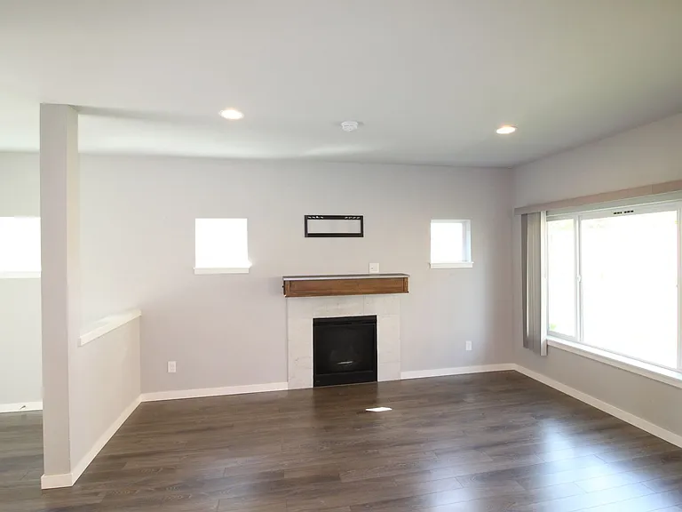 1733 SW Cooper Way — Photo 4