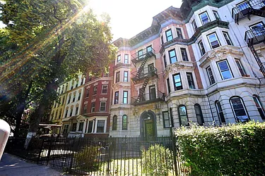 Rented by Rentall Group Inc