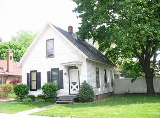 555 S State St, Elgin, IL 60123