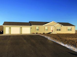 2618 Terrace View Dr, Watford City, ND 58854