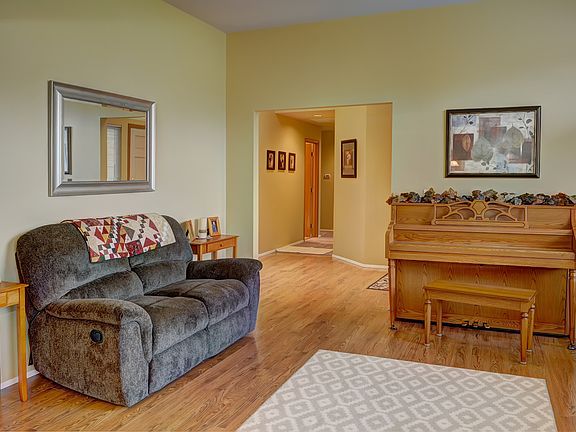 5th image of 12750 Plateau Cir NW