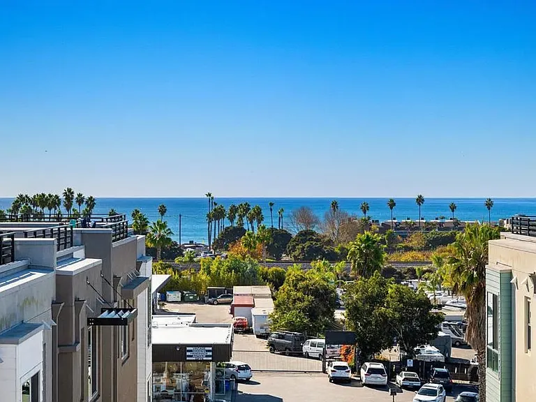 1562 Vista Del Mar Way #1 — Photo 11