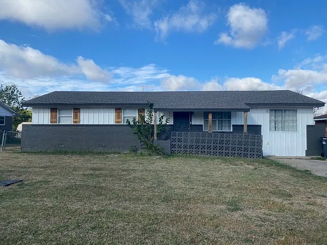 2608 NW 46th Pl