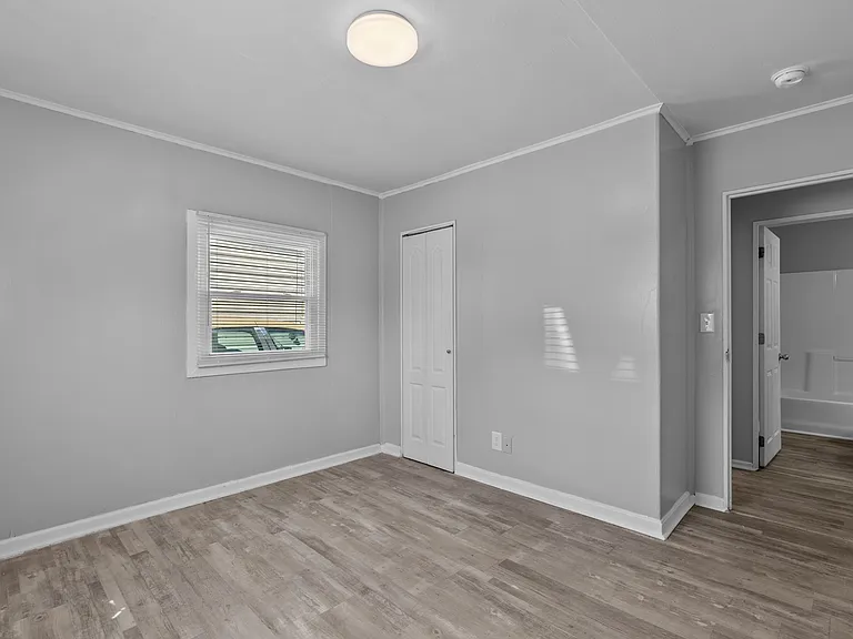 313 N 42nd St — Photo 10