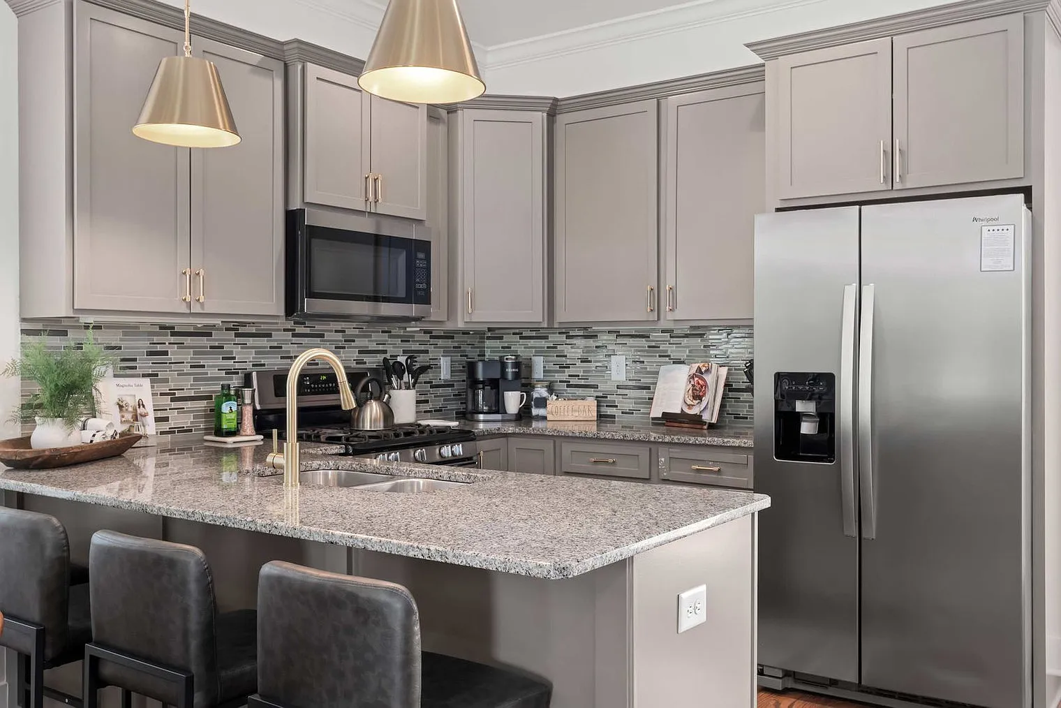 3 bed, 3.0 bath, 1765 sqft, $4,448 — Photo 3