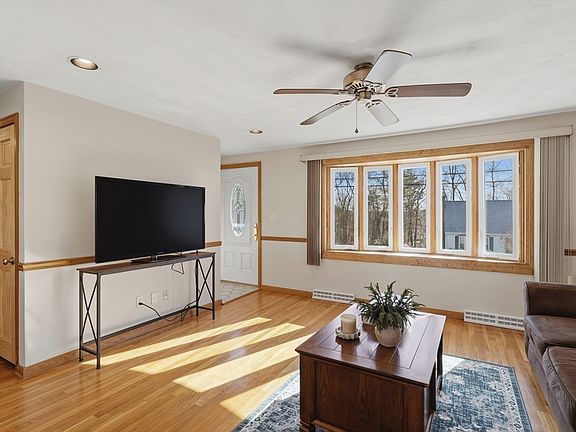 5th image of 64 Christy Ave