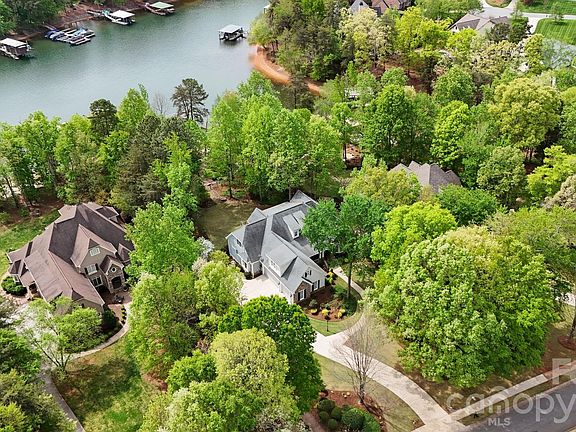 5th image of 7902 Chapel Creek Dr