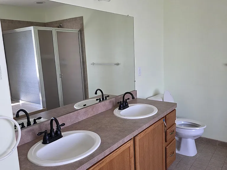 1254 Hartland St — Photo 39