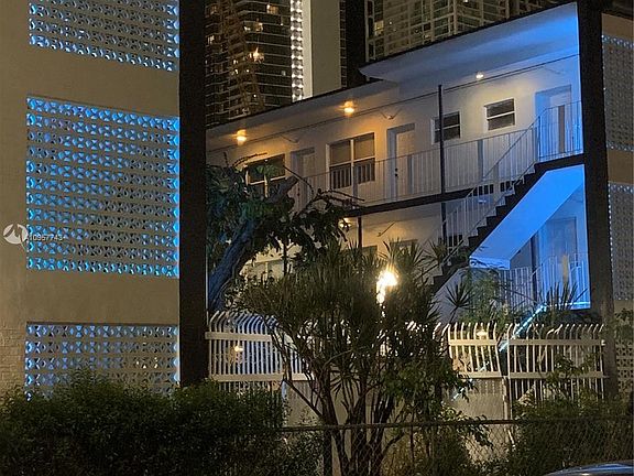 3rd image of 1315 NE Miami Ct #301