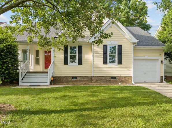 417 Mountain Lake Dr, Raleigh, NC 27610