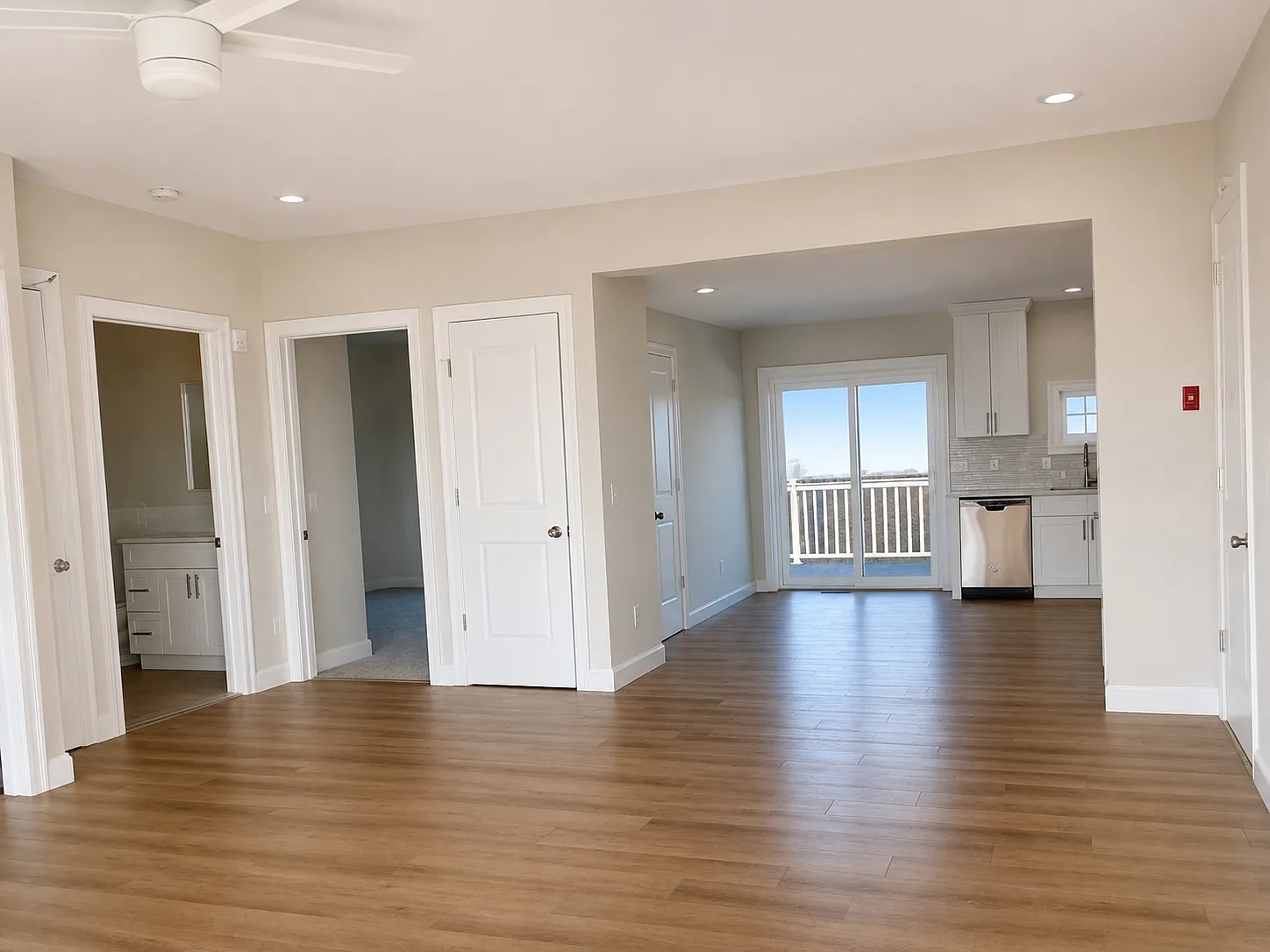 2 bed, 1100 sqft, $3,000 — Photo 4