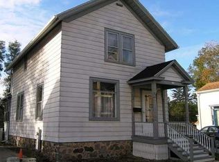 119 3rd St, Oconomowoc, WI 53066