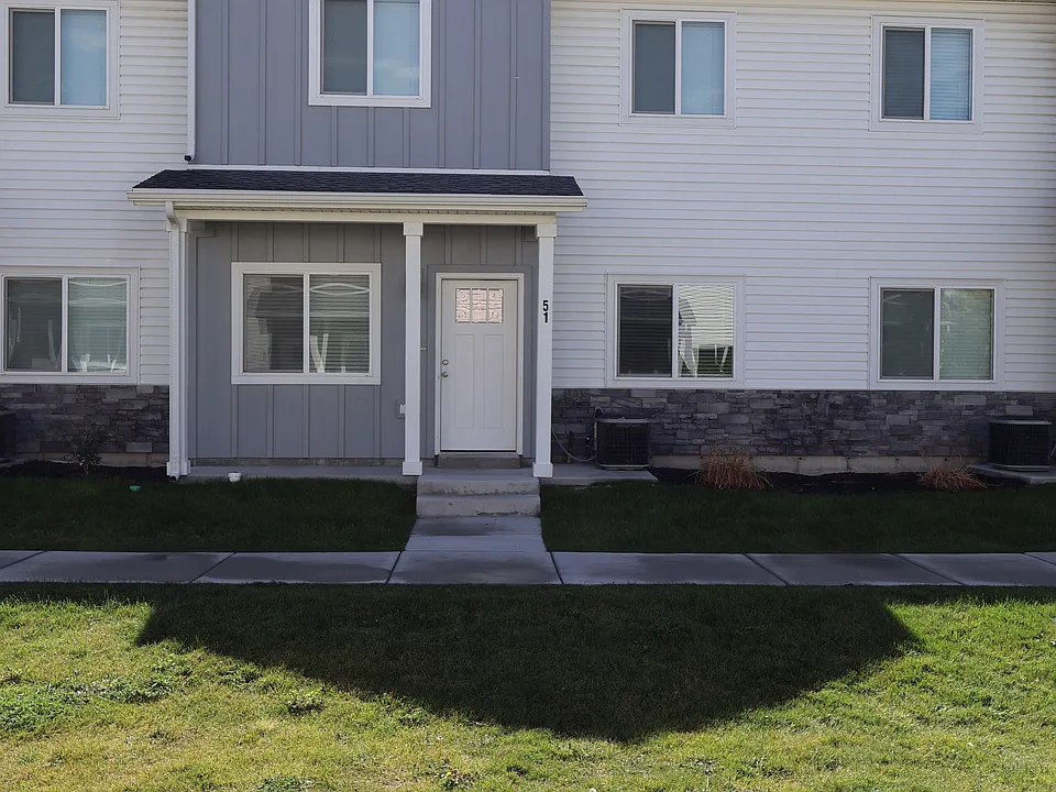 51 W 440 N #1