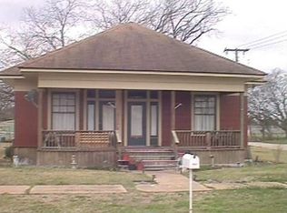 302 S Pearl St, Mart, TX 76664