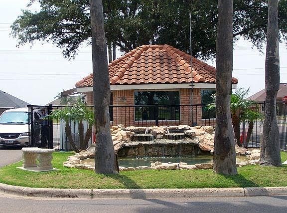 2nd image of 833 Nada Dr
