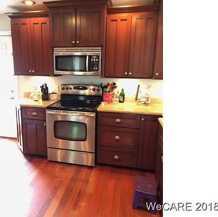 4th image of 725 Fairlane Dr