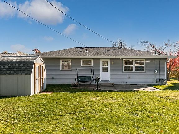 4th image of 124 La Salle Dr SW