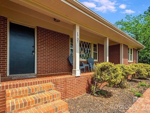 3rd image of 1737 Whitesides Rd
