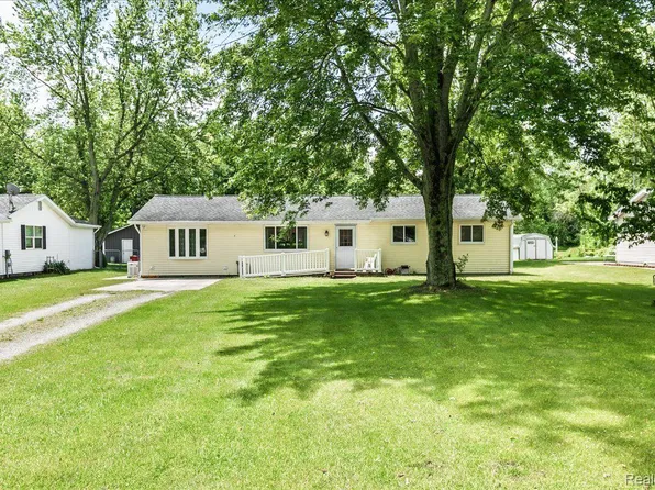 3611 Norman Rd, Burtchville, MI 48059