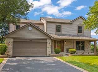 527 Springwood Ln, Bolingbrook, IL 60440