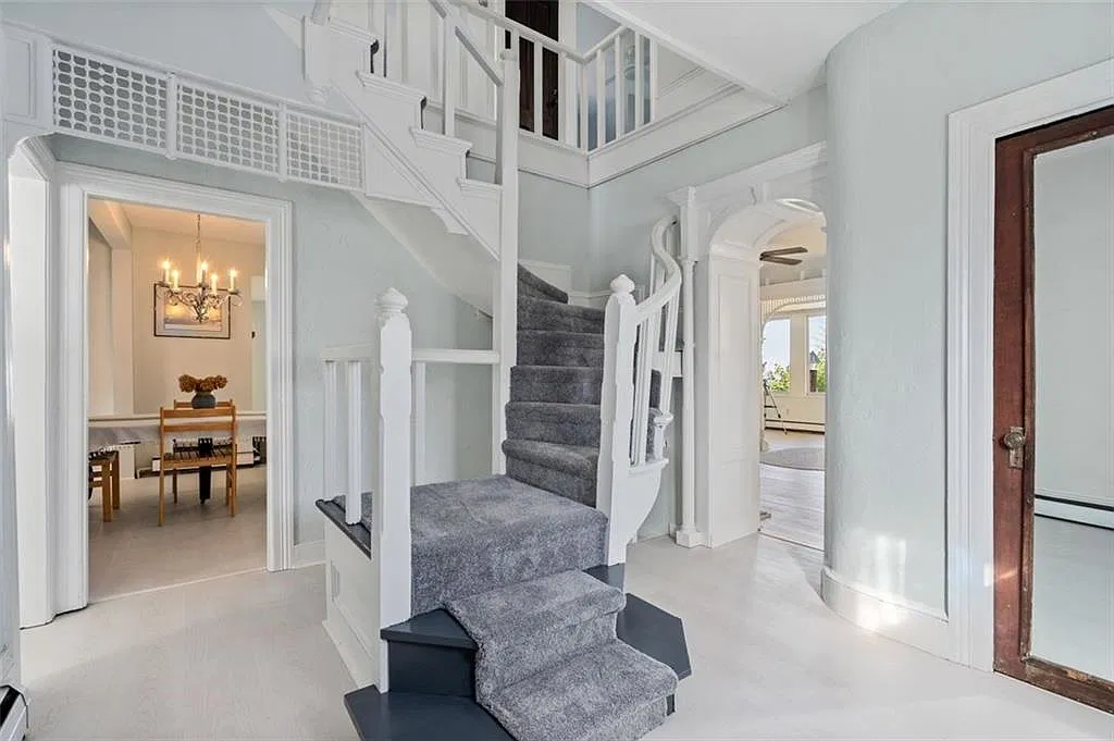 6 bed, 2.5 bath, 2611 sqft, $6,000 — Photo 3