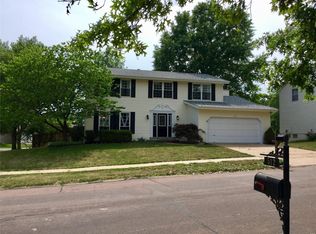 513 Oakton Ridge Ct, Ballwin, MO 63021