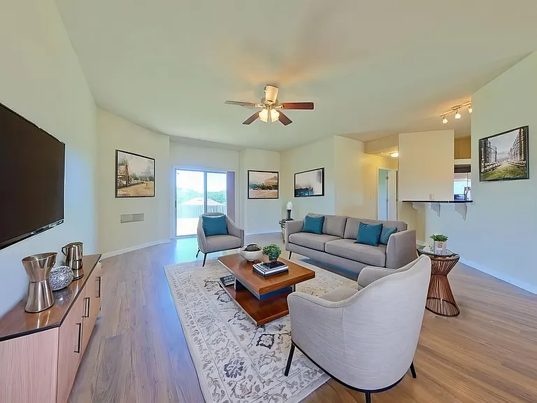 5254 Moore Loop — Photo 4