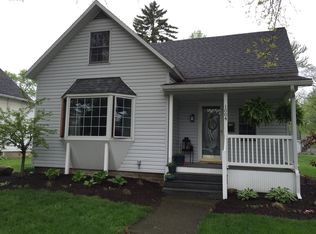 1004 E Walnut St, Nappanee, IN 46550