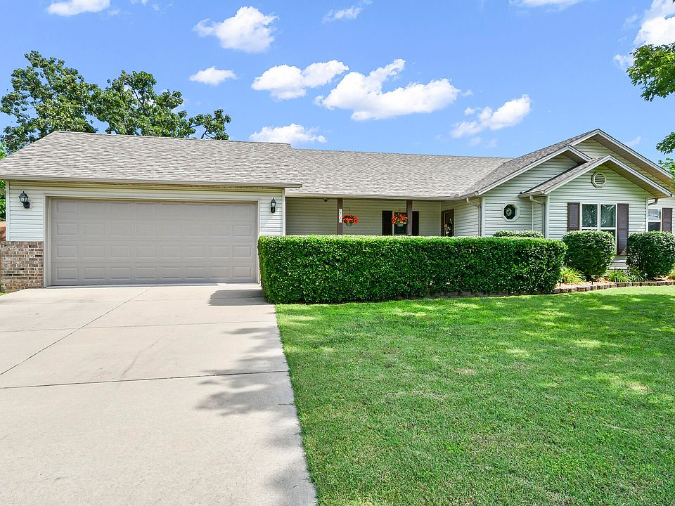 1st image of 185 Blue Spruce Drive