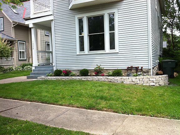4th image of 1028 Highland St
