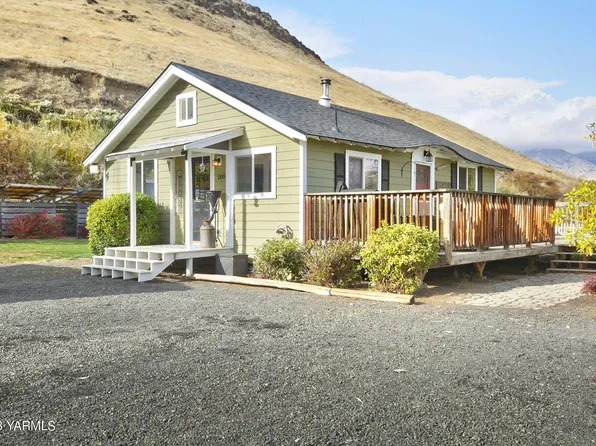 200 Ranger Rd, Naches, WA 98937