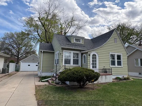 2507 W Charles St, Grand Island, NE 68803