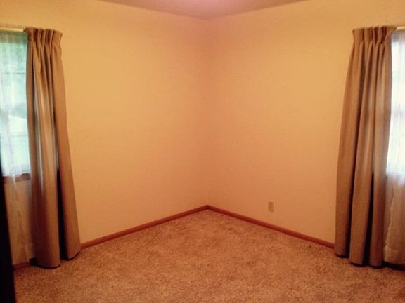 4th image of 2762 Scott Ave