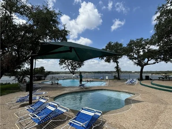 6 W Mohawk Ln, Morgans Pt Resort, TX 76513