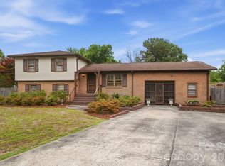 12006 Swanee Ln, Charlotte, NC 28273