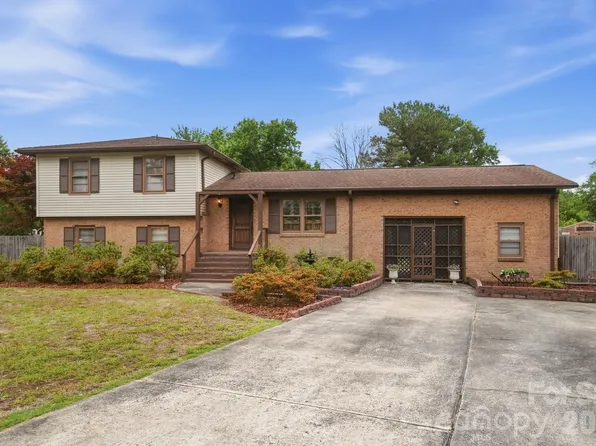 12006 Swanee Ln, Charlotte, NC 28273