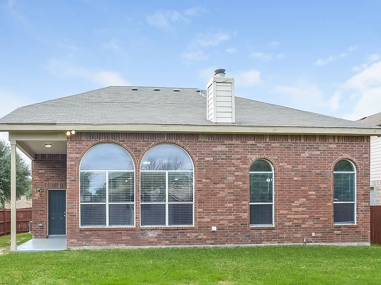 121 Yeager Cir — Photo 17