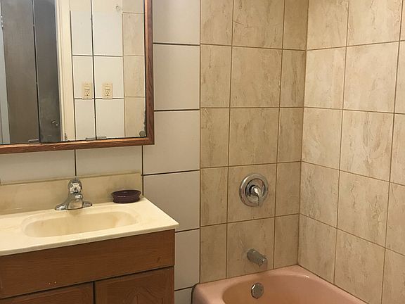 4th image of 1322 Bataan Dr APT 1E