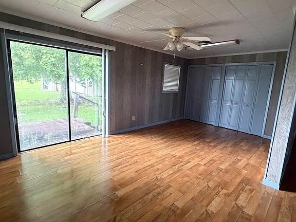 4th image of 5025 Benton Rd