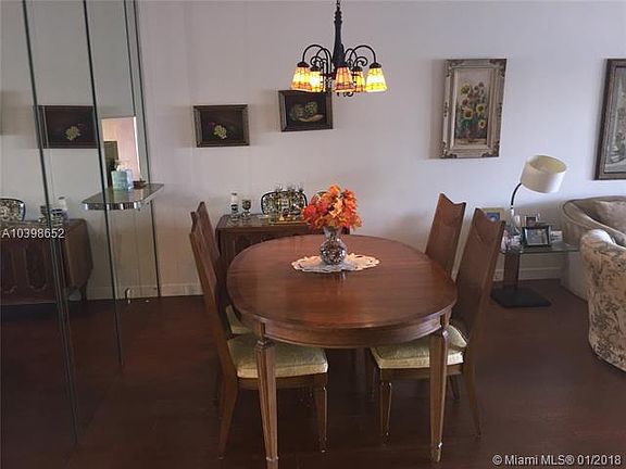 3rd image of 18555 NE 14th Ave APT 519