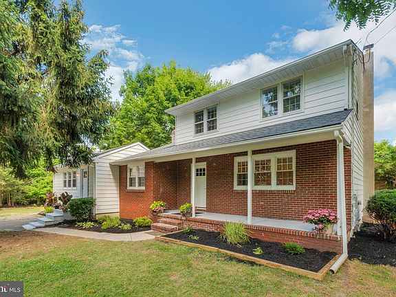 2nd image of 275 Dutch Mill Rd