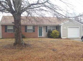 121 Loblolly Ct, Jacksonville, NC 28540