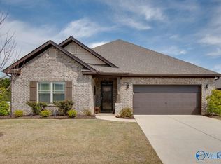 4301 Adventura Dr, Owens Cross Roads, AL 35763