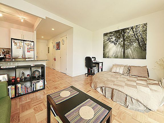 3rd image of 1510 Lexington Ave APT 11P
