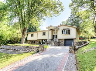 38 Mountain View Ave, Long Valley, NJ 07853