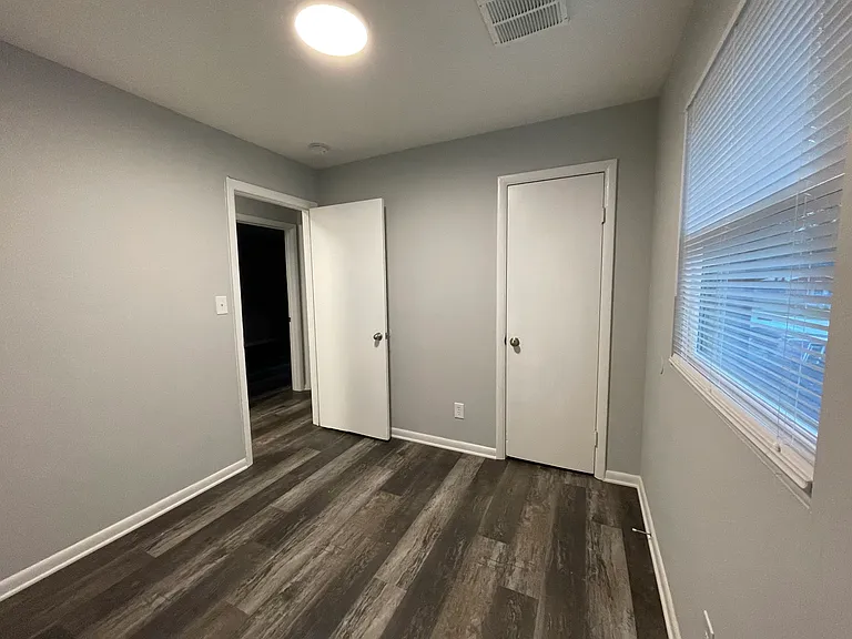 2815 Ravencroft Dr — Photo 18