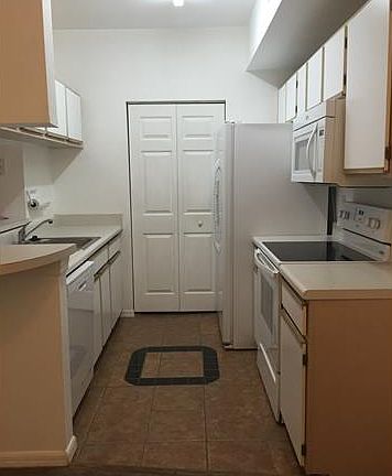 4th image of 6300 Aragon Way APT 206