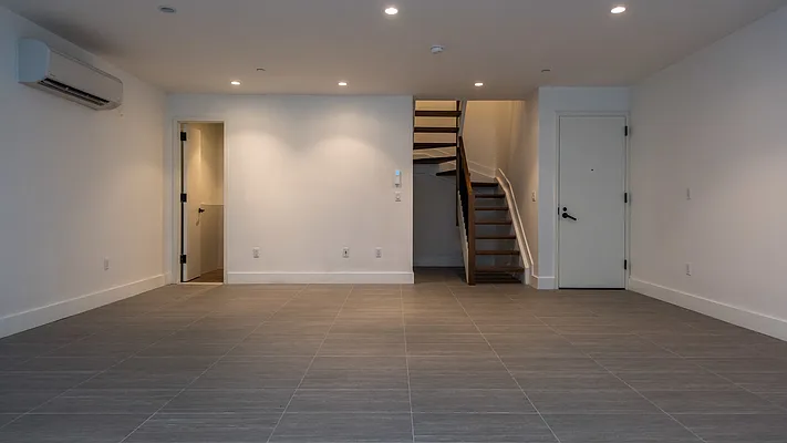 Rented by Nooklyn NYC LLC | media 30