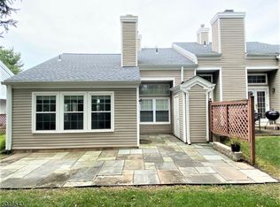 374 Finch Ln #374, Bedminster, NJ 07921