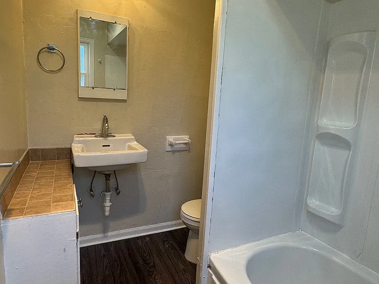 2049 Church St NE — Photo 6